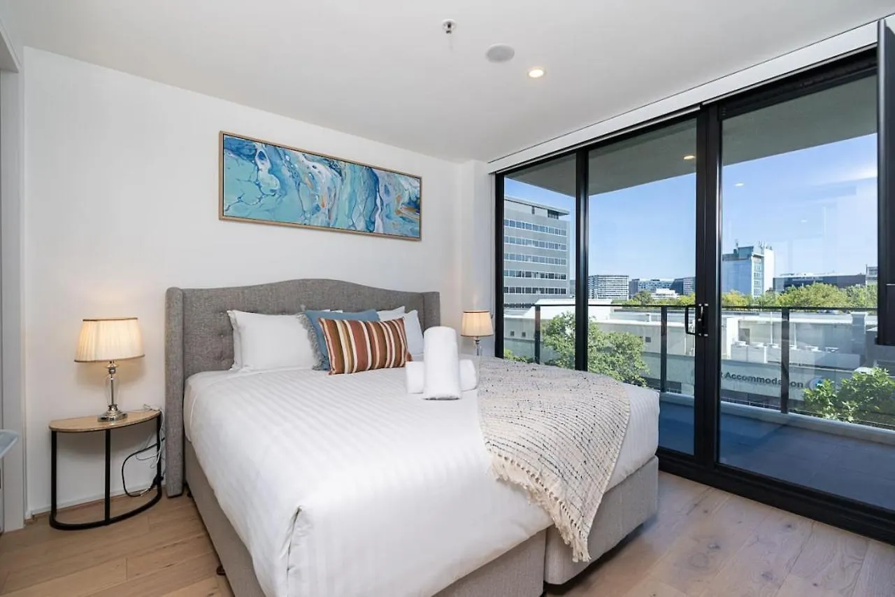 North-Facing Apt 3 Min To Canberra Times Fountain